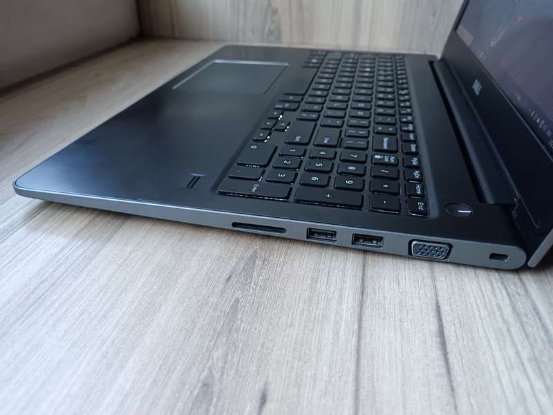 Dell Vostro 5568 Intel Core i5 + Free Laptop Bag