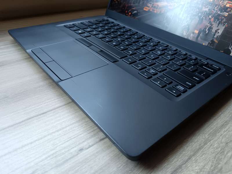 Dell Latitude 5400 Intel Core i7 + Free Laptop Bag