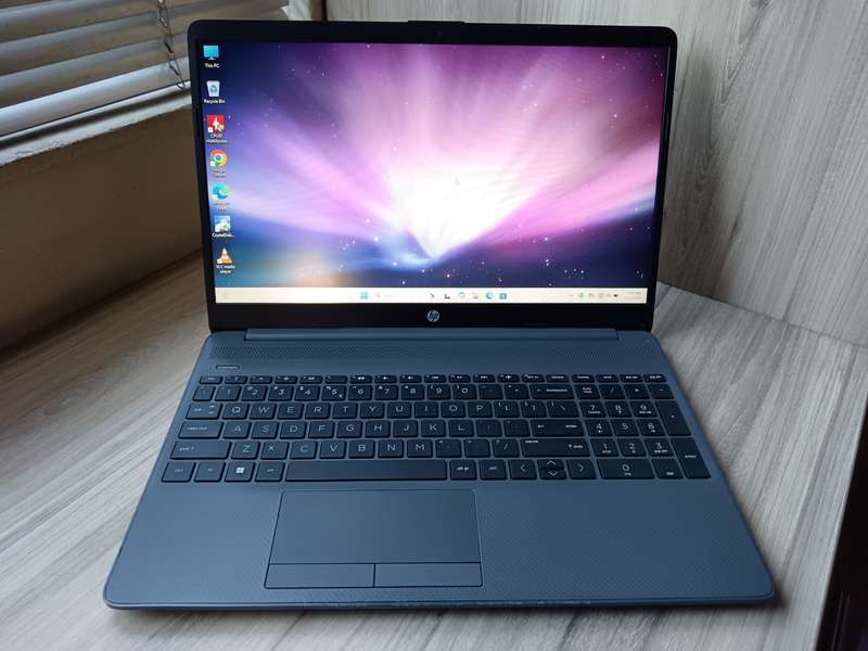 Hp Notebook 255 G8 AMD Ryzen 5 + Free Laptop Bag