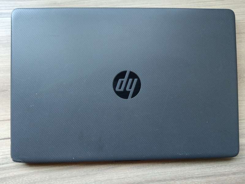 Hp Notebook 255 G8 AMD Ryzen 5 + Free Laptop Bag