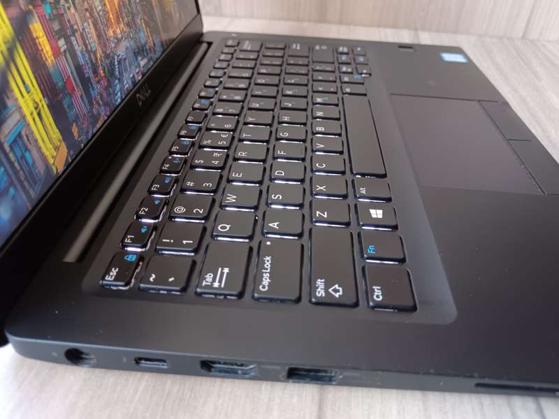 Dell Latitude 7390 Intel Core I7 + Free Laptop Bag
