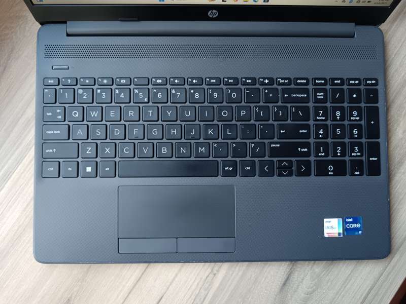 Hp laptop 15-dw3xxx Intel Core i7 11th Gen + Free Laptop Bag