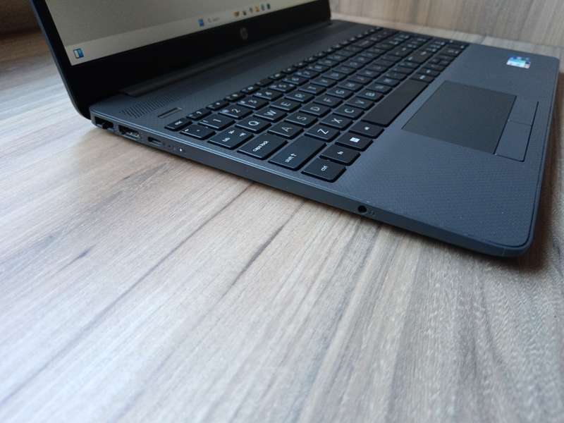 Hp laptop 15-dw3xxx Intel Core i7 11th Gen + Free Laptop Bag