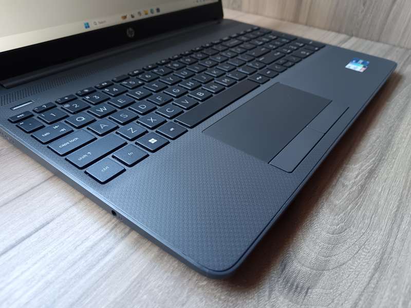 Hp laptop 15-dw3xxx Intel Core i7 11th Gen + Free Laptop Bag
