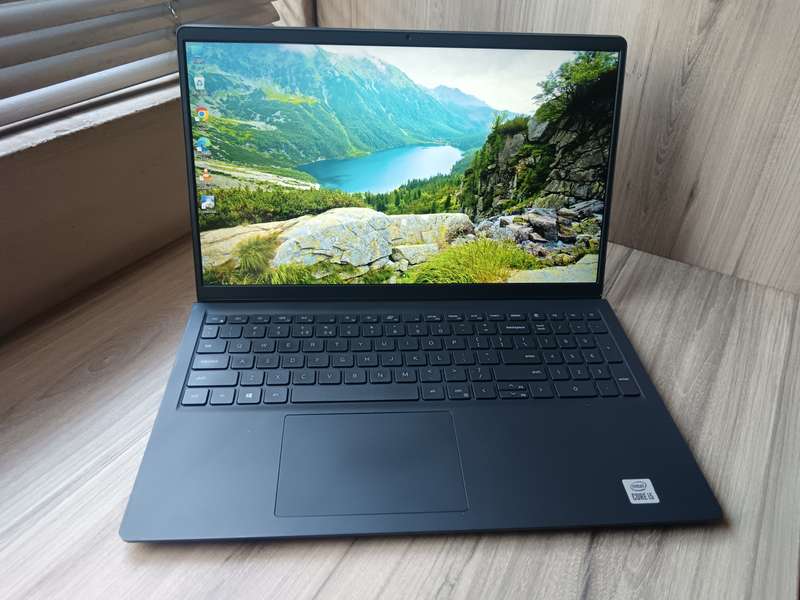 Dell Vostro 3510 Intel Core i5 + Free Laptop Bag
