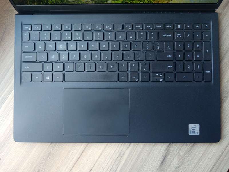 Dell Vostro 3510 Intel Core i5 + Free Laptop Bag