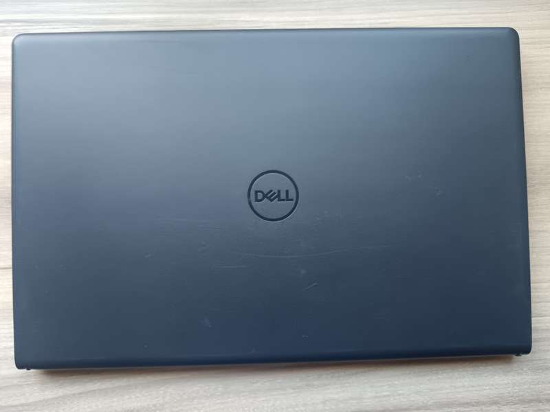 Dell Vostro 3510 Intel Core i5 + Free Laptop Bag