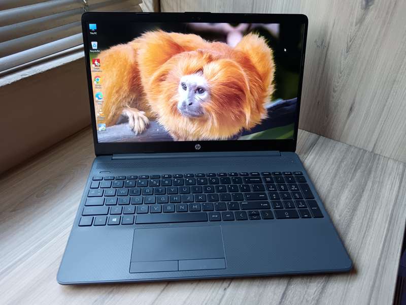Hp Notebook 255 G8 AMD Ryzen 3 + Free Laptop Bag