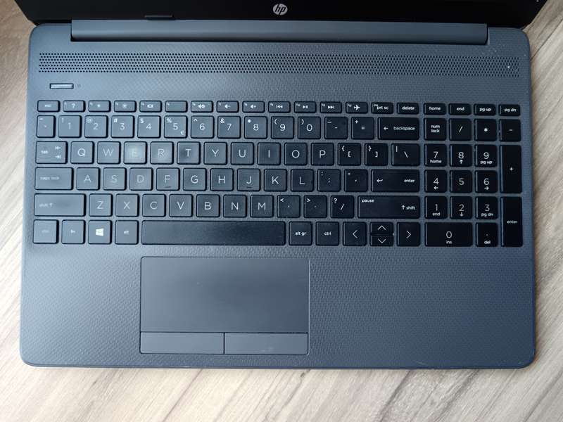 Hp Notebook 255 G8 AMD Ryzen 3 + Free Laptop Bag