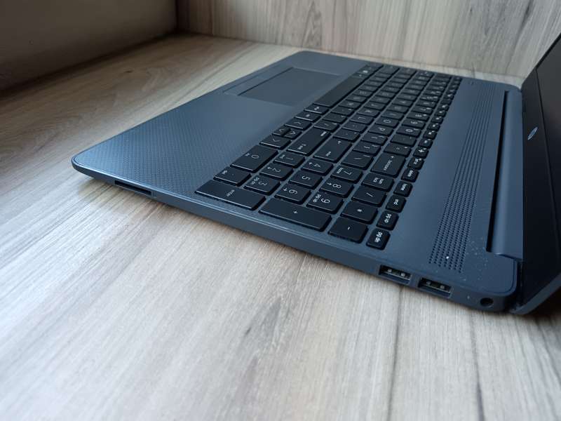 Hp Notebook 255 G8 AMD Ryzen 3 + Free Laptop Bag