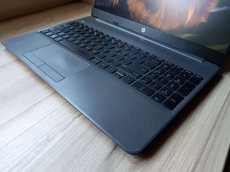 Hp Notebook 255 G8 AMD Ryzen 3 + Free Laptop Bag