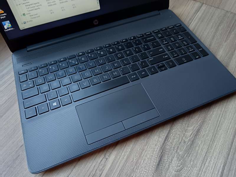 Hp Notebook 255 G8 AMD Ryzen 3 + Free Laptop Bag