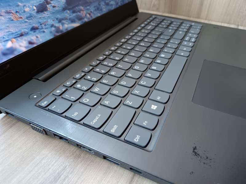 Lenovo V330 Intel Core i5  + Free Laptop Bag