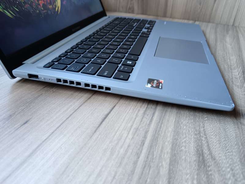 ASUS M1502IA Vivobook 15 AMD Ryzen 5 4600H + Free Laptop Bag