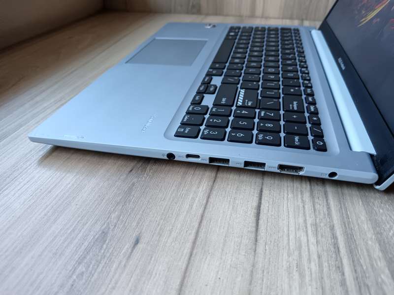 ASUS M1502IA Vivobook 15 AMD Ryzen 5 4600H + Free Laptop Bag