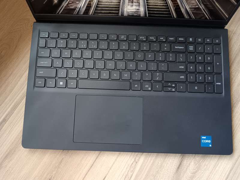 Dell Vostro 3520 Intel Core I5 12th Gen + Free Laptop Bag