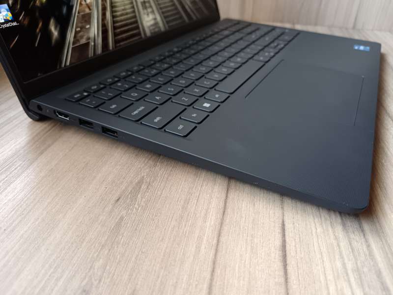 Dell Vostro 3520 Intel Core I5 12th Gen + Free Laptop Bag