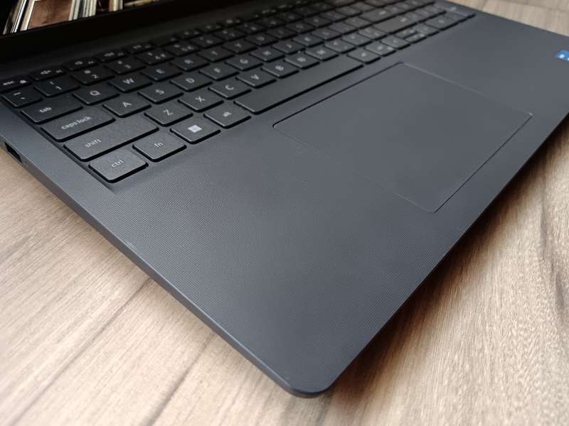 Dell Vostro 3520 Intel Core I5 12th Gen + Free Laptop Bag