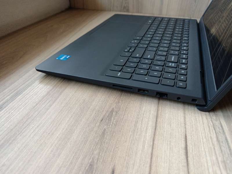Dell Vostro 3520 Intel Core I5 12th Gen + Free Laptop Bag