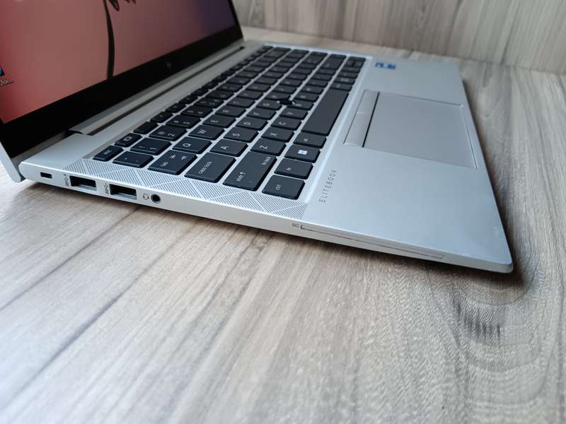 HP EliteBook 840 G8 Intel Core i7 11th Gen + Free Laptop Bag