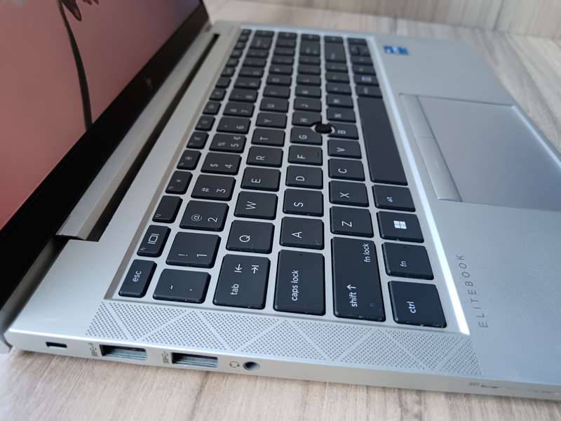 HP EliteBook 840 G8 Intel Core i7 11th Gen + Free Laptop Bag