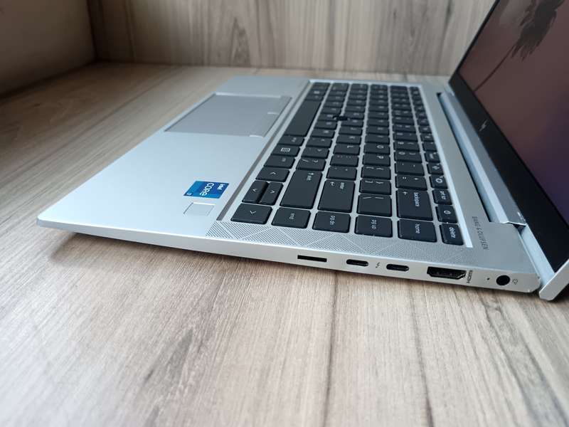HP EliteBook 840 G8 Intel Core i7 11th Gen + Free Laptop Bag