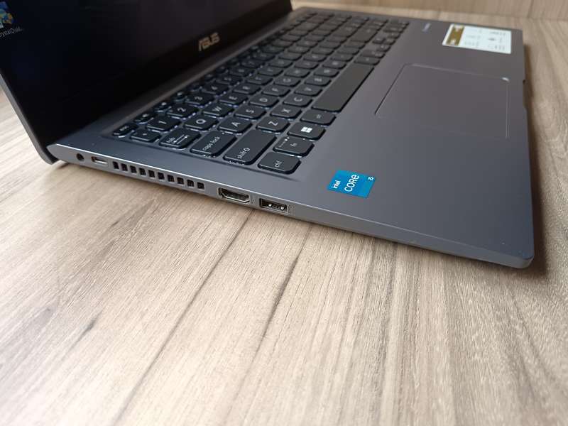 Asus Vivobook X515EA Intel Core I5 11th Gen + Free Laptop Bag