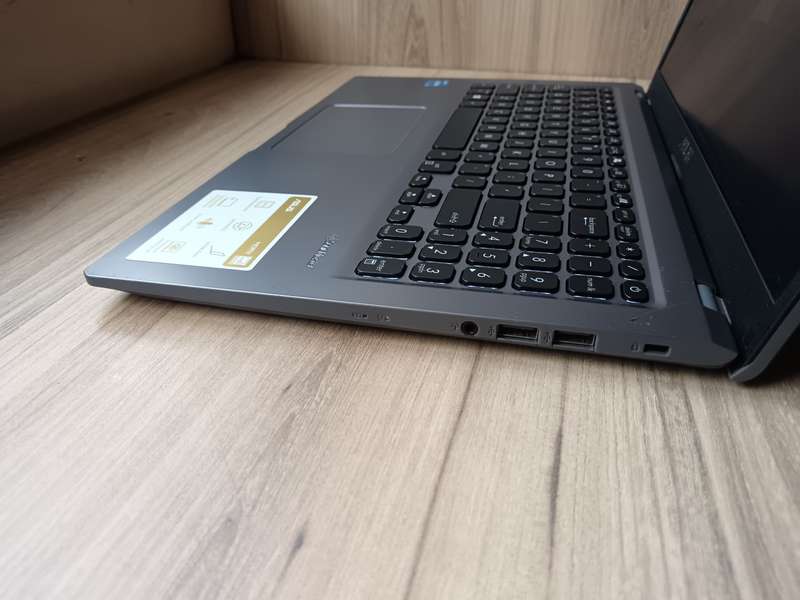 Asus Vivobook X515EA Intel Core I5 11th Gen + Free Laptop Bag