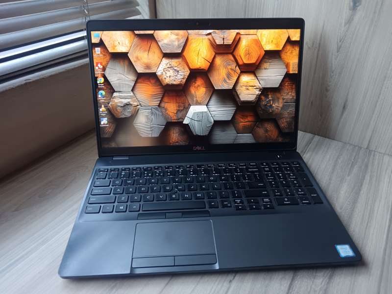Dell Latitude 5500 Intel Core i5 + Free Laptop bag