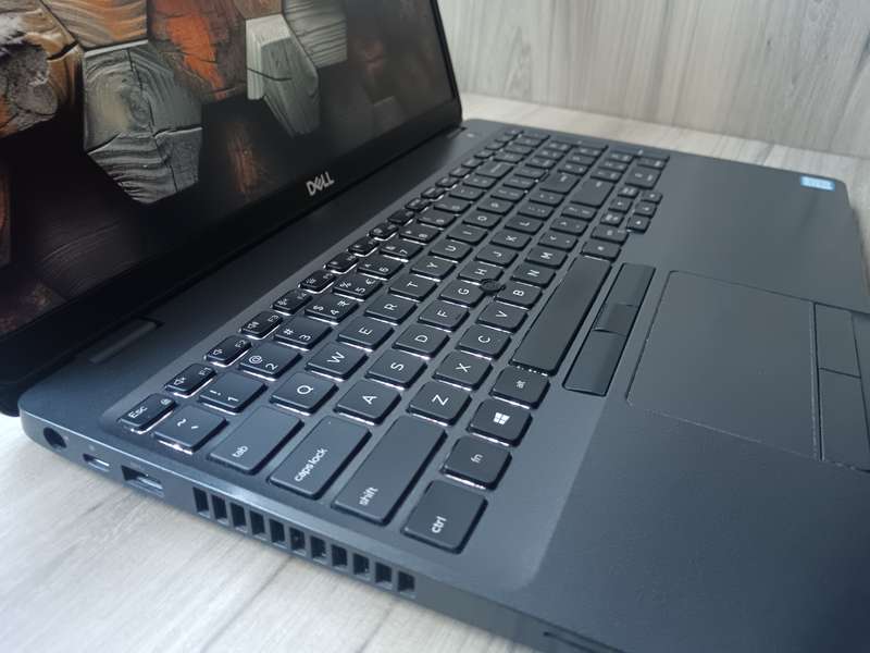 Dell Latitude 5500 Intel Core i5 + Free Laptop bag
