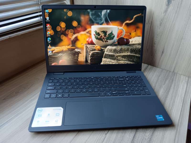 Dell Vostro 3500 11th Gen Intel Core i5 + Free Laptop Bag