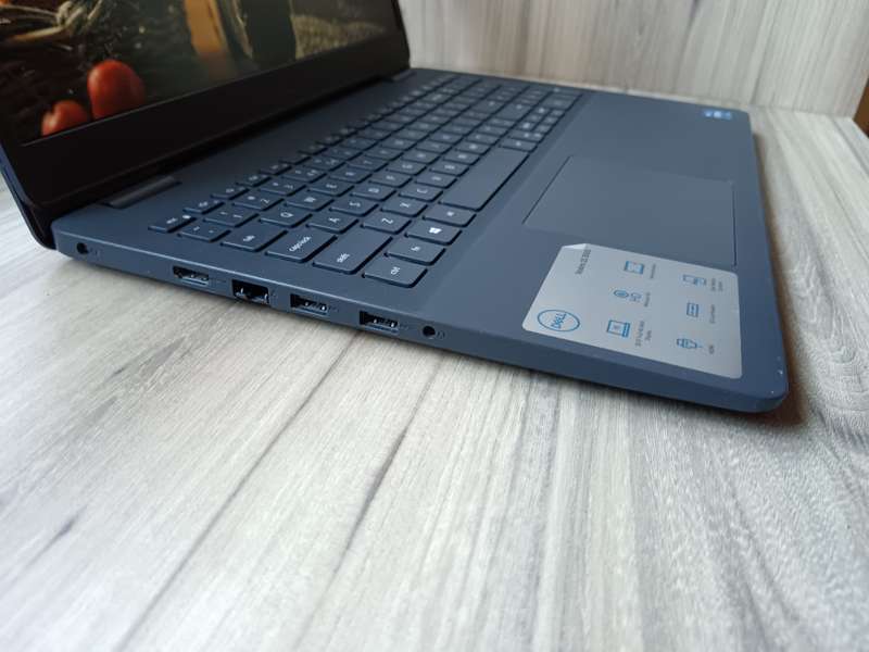 Dell Vostro 3500 11th Gen Intel Core i5 + Free Laptop Bag
