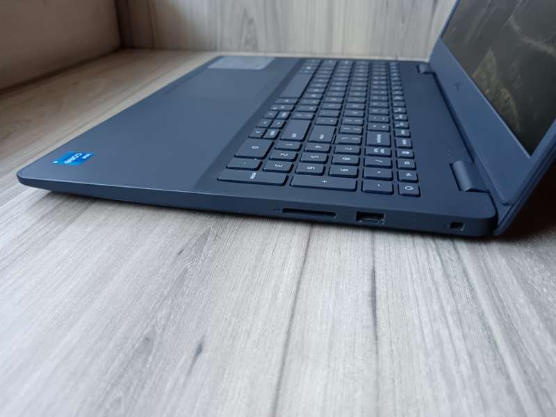 Dell Vostro 3500 11th Gen Intel Core i5 + Free Laptop Bag