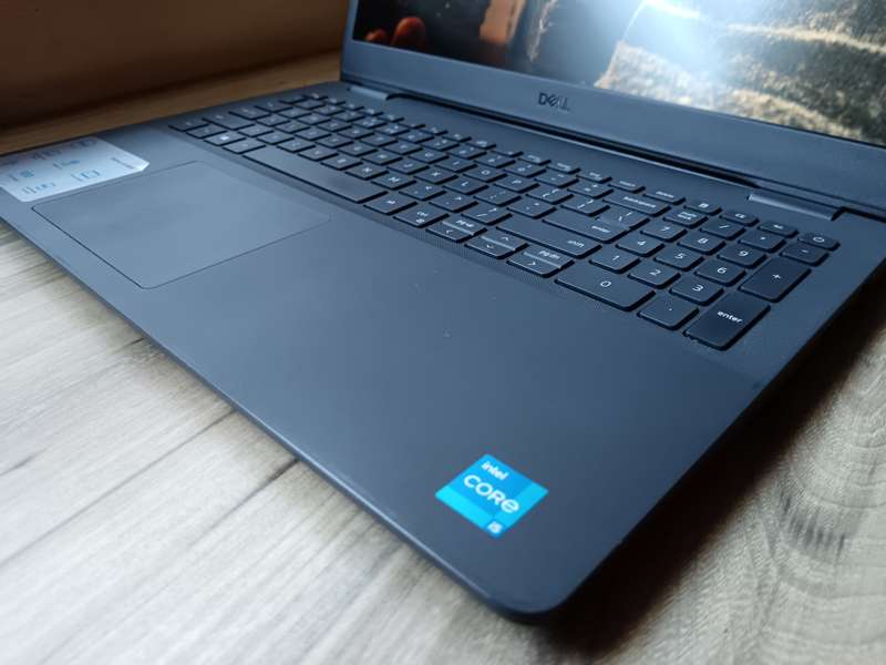 Dell Vostro 3500 11th Gen Intel Core i5 + Free Laptop Bag