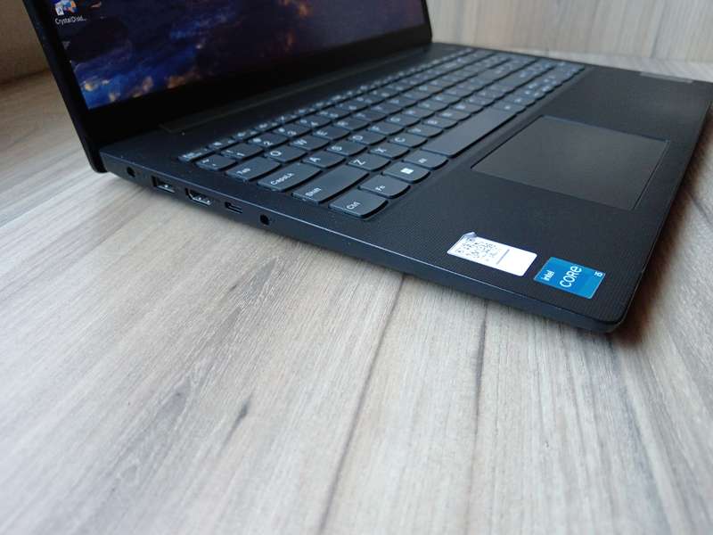 Lenovo V15 G3 Intel Core i5 12th Gen + Free Laptop Bag