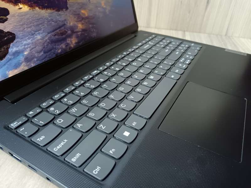 Lenovo V15 G3 Intel Core i5 12th Gen + Free Laptop Bag