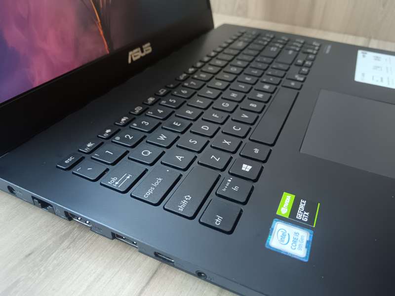 ASUS VivoBook 15 X571GT Intel Core i5 + Free Laptop Bag