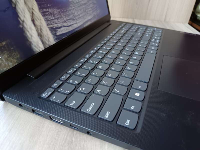 Lenovo V15 Intel Core i5 11th Gen + Free Laptop Bag