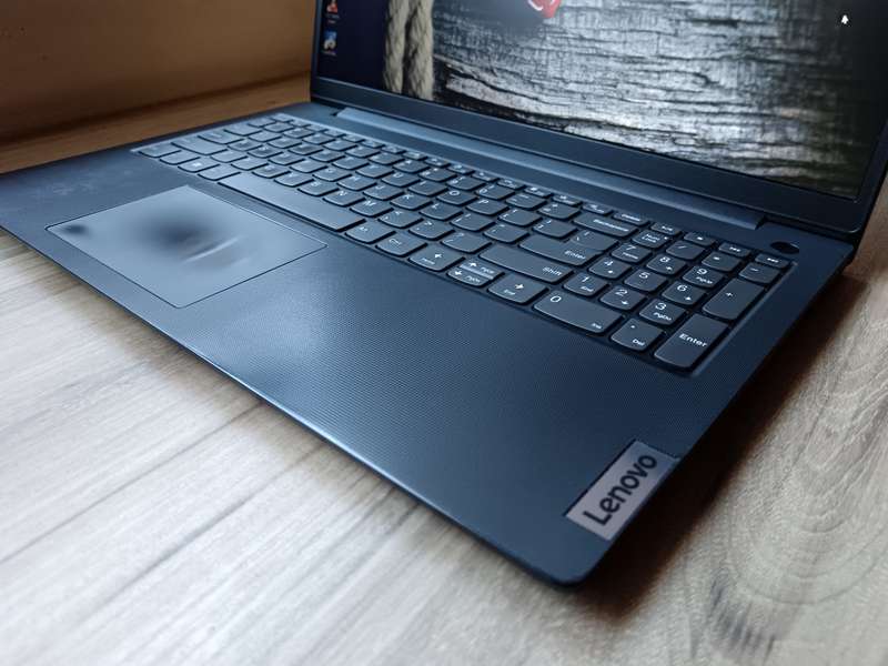 Lenovo V15 Intel Core i5 11th Gen + Free Laptop Bag