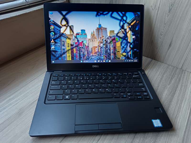 Dell Latitude 5290 Intel Core i7 + Free Laptop Bag