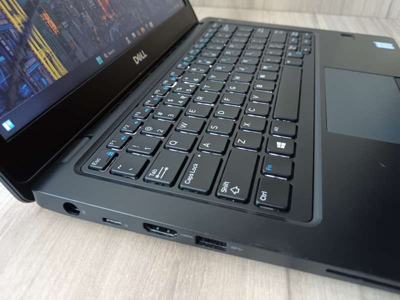 Dell Latitude 5290 Intel Core i7 + Free Laptop Bag