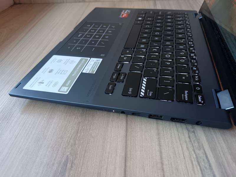 ASUS Vivobook S 14 Flip AMD Ryzen 5 + Free Laptop Bag