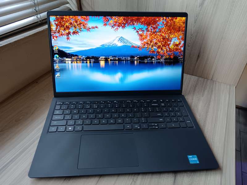 Dell Vostro 3520 Intel Core I3 12th Gen + Free Laptop Bag