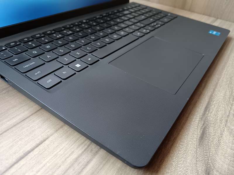 Dell Vostro 3520 Intel Core I3 12th Gen + Free Laptop Bag