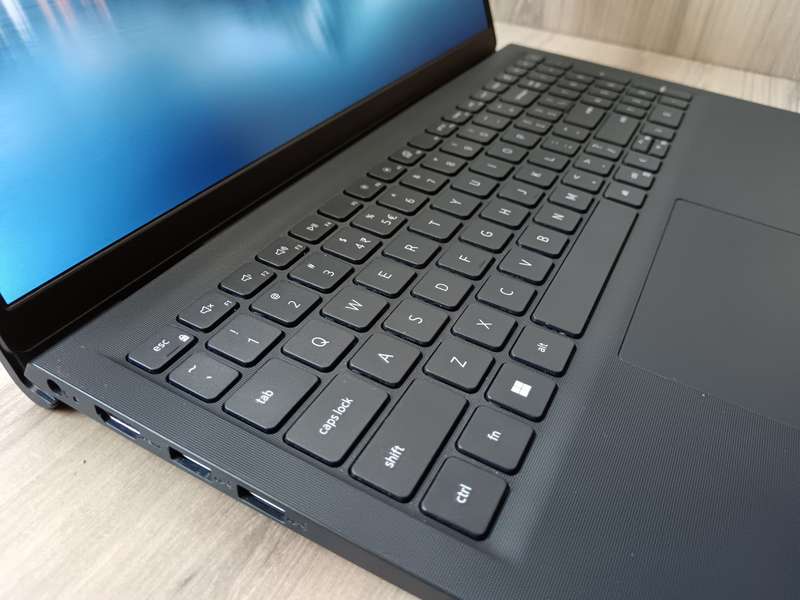 Dell Vostro 3520 Intel Core I3 12th Gen + Free Laptop Bag