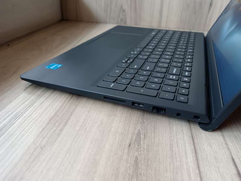 Dell Vostro 3520 Intel Core I3 12th Gen + Free Laptop Bag