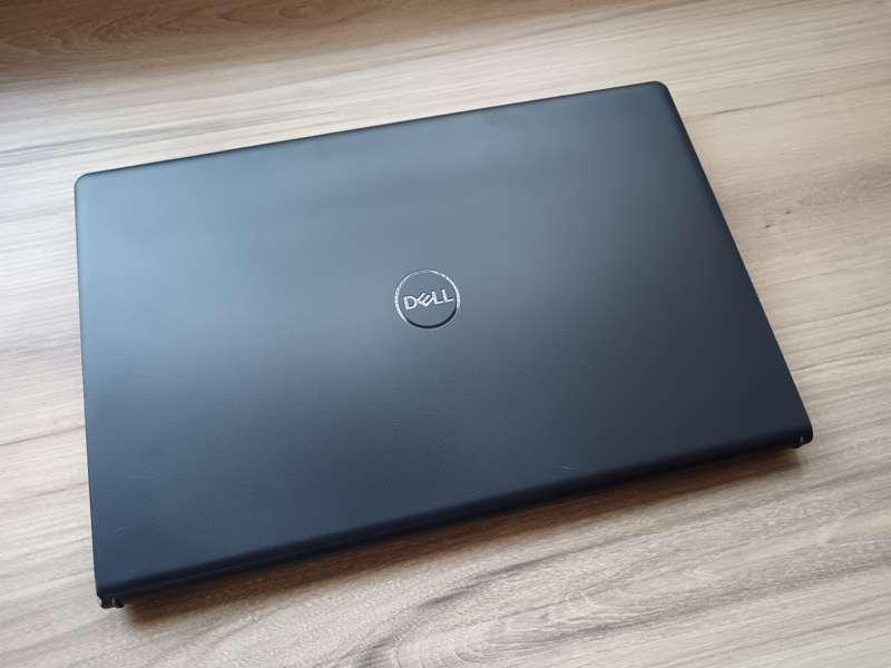 Dell Vostro 3520 Intel Core I3 12th Gen + Free Laptop Bag