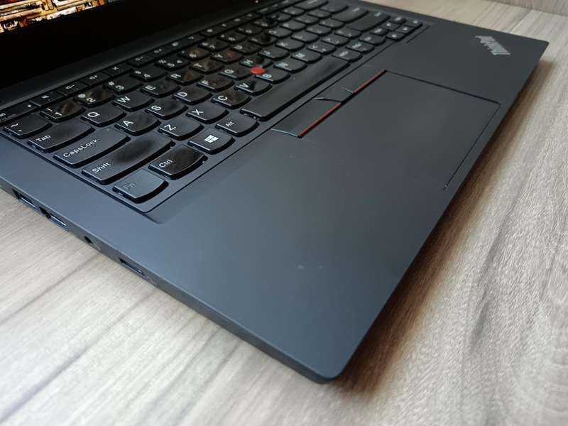 Lenovo ThinkPad T495 AMD Ryzen 5 PRO + Free Laptop Bag