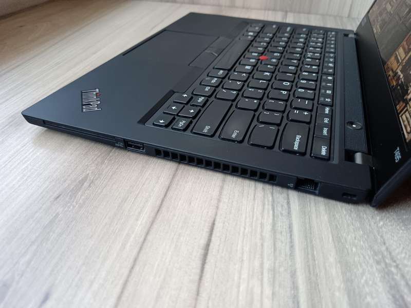 Lenovo ThinkPad T495 AMD Ryzen 5 PRO + Free Laptop Bag