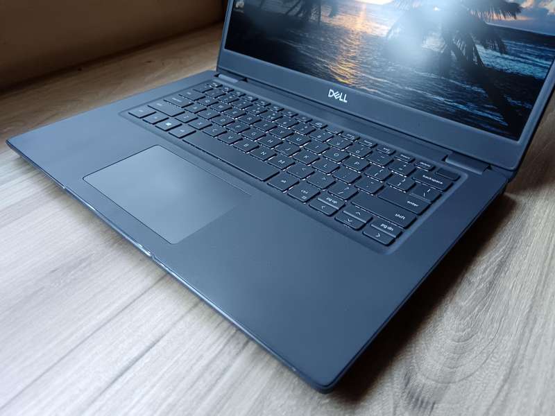 Dell Latitude 3410 Intel Core i7 10th Gen + Free Laptop Bag